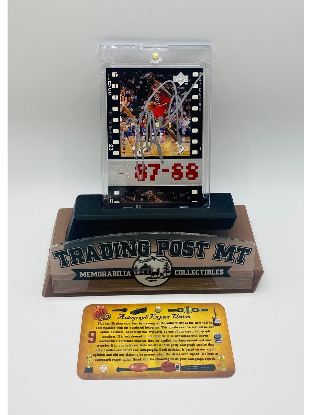 Michael Jordan Signed Card With COA (121057) (Bulls)